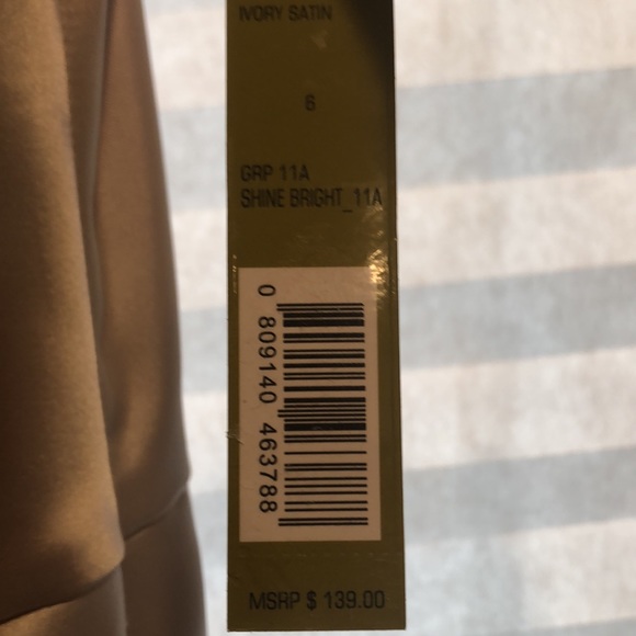 Champagne cocktail dress - Picture 2 of 10